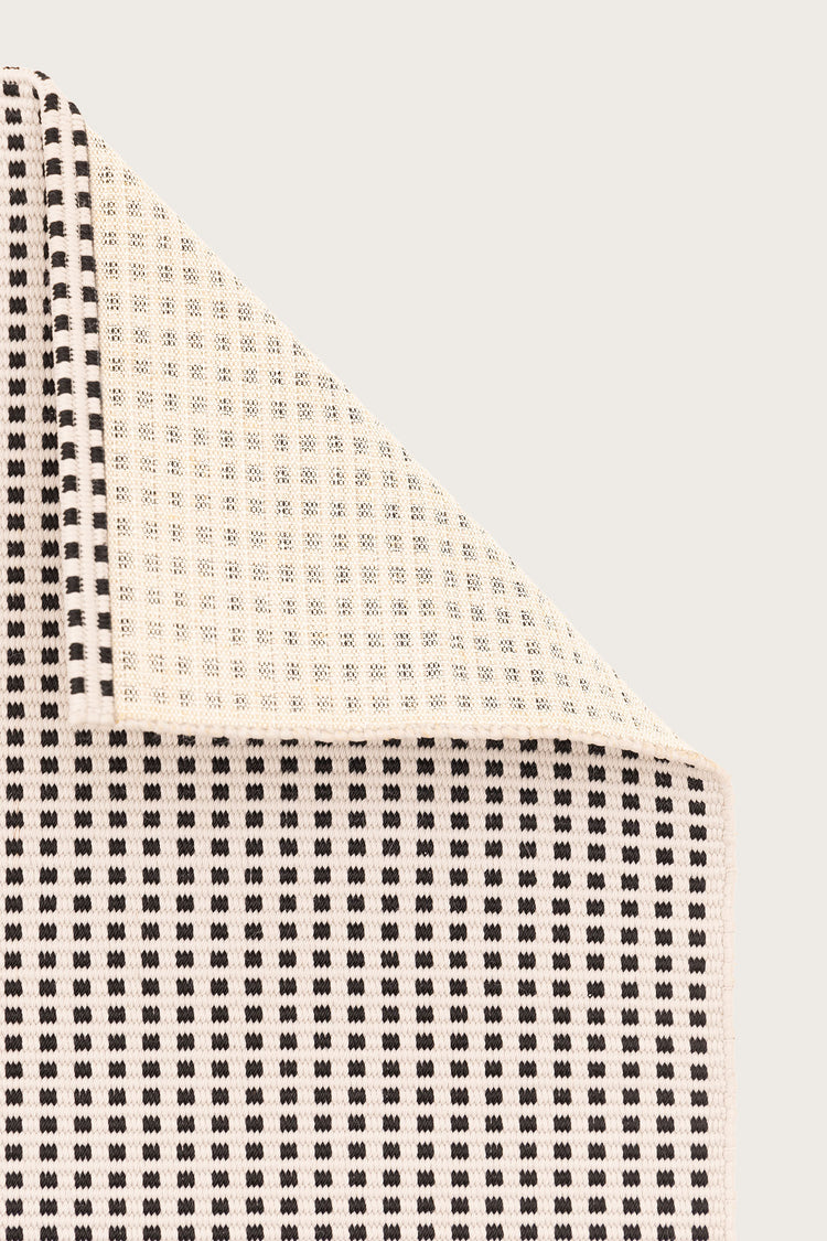 GRID OFF WHITE & NEGRO