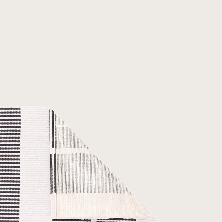 JOY POSITIVO OFF WHITE & NEGRO
